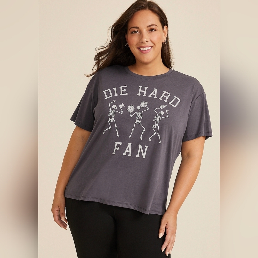 NWOT Maurices Grey DIE HARD FAN Skeleton Short Sleeve Graphic Tee 0X 16 18